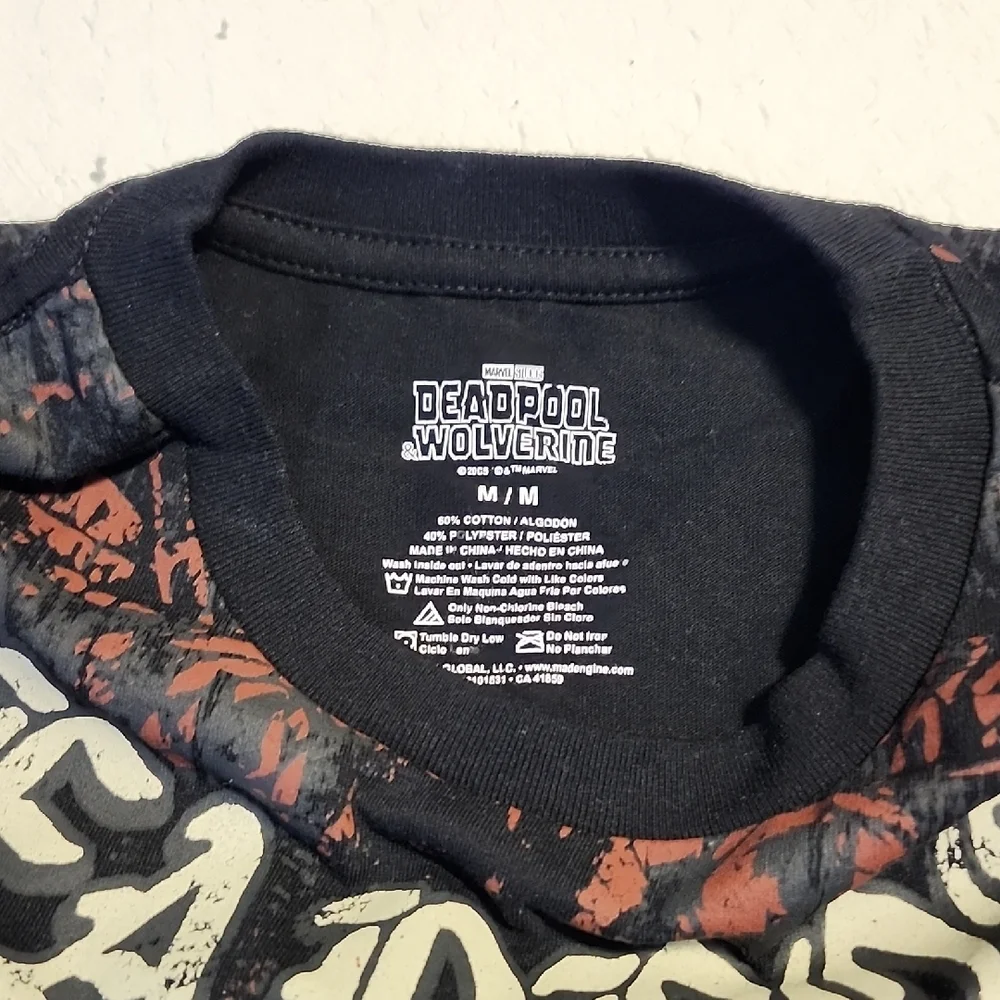 Marvel Deadpool Red and Black Graphic Tee - Picture 2 of 3